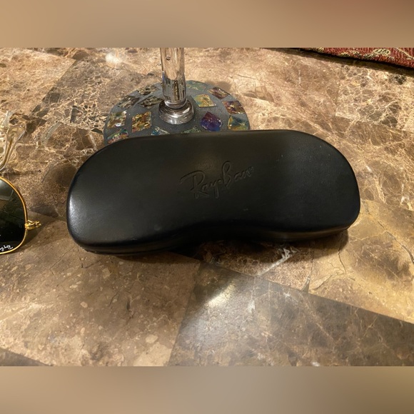 Ray Ban~ Aviator Sunglasses Gold Frames, Green Lenses UV400 Protection (UNISEX) - Picture 13 of 17